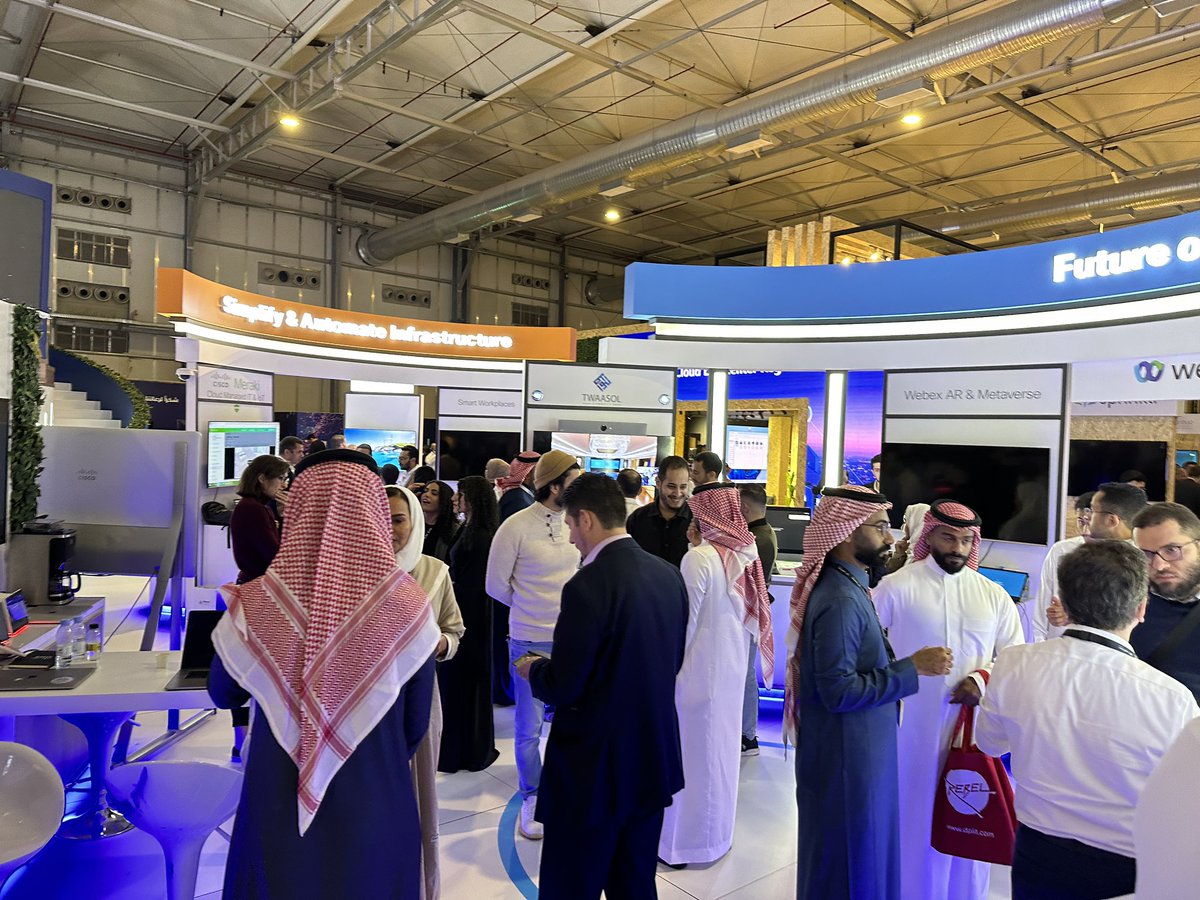 Twaasol1's tweet image. And with the end of day 2 from #Leap we are so excited and looking forward to see more customers and friends tomorrow.. 
#CiscoLeap