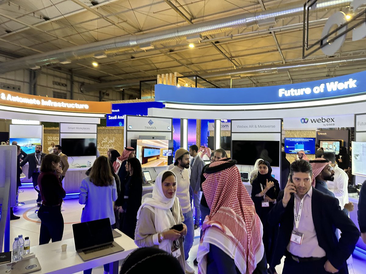 Twaasol1's tweet image. And with the end of day 2 from #Leap we are so excited and looking forward to see more customers and friends tomorrow.. 
#CiscoLeap