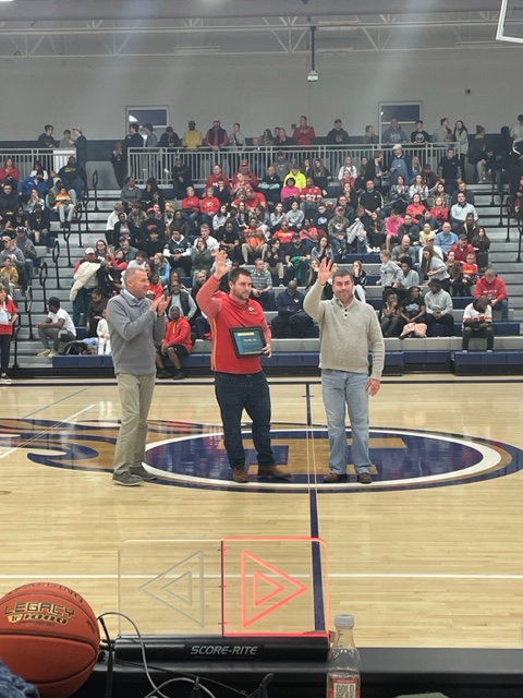 LSR7 Athletics and Activities has started to recognize our new Anchor Sponsors at some of home basketball games. Hyvee is not only a foundation of our community, they are also partnering to impact every student in LSR7 through athletics and activities. Thank you Hyvee!