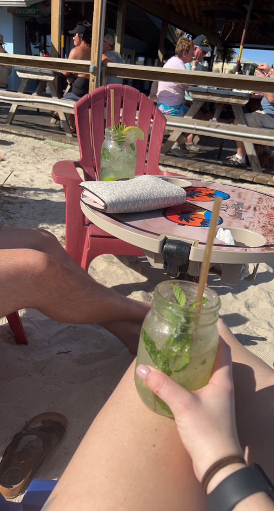 iAmChelsiB's tweet photo. loving this view and drinks w my honey ❤️🥰 https://t.co/DysNIEcV8z