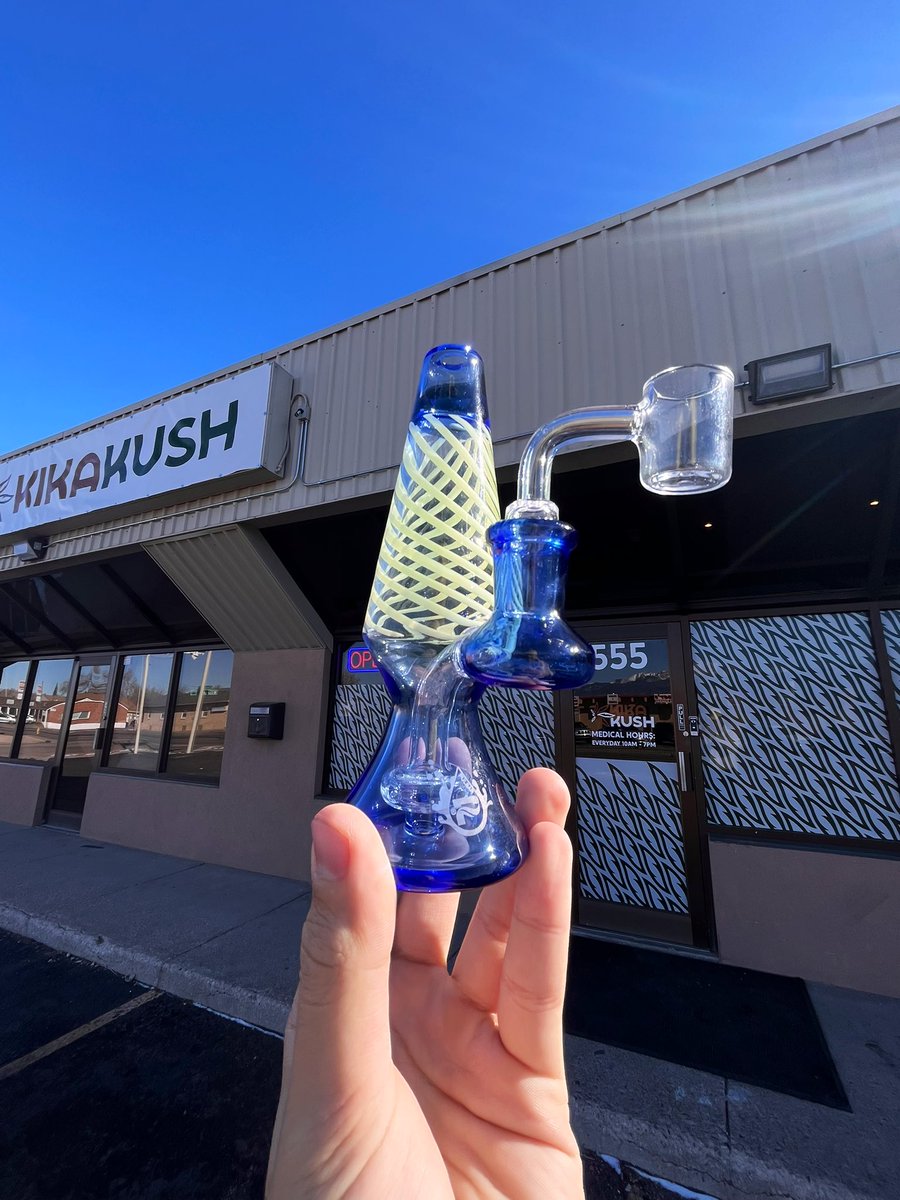 kika_kush's tweet photo. Here at Kika Kush, we have bong giveaways EVERY month. 🔥 For the month of February, we will be giving away this beautiful piece! 

How to enter:
-Spend $100 or more in store

#ColoradoSprings #CannabisCommunity #Glassart #MMJ #420friendly #Medical https://t.co/Qx6TpEBOhS
