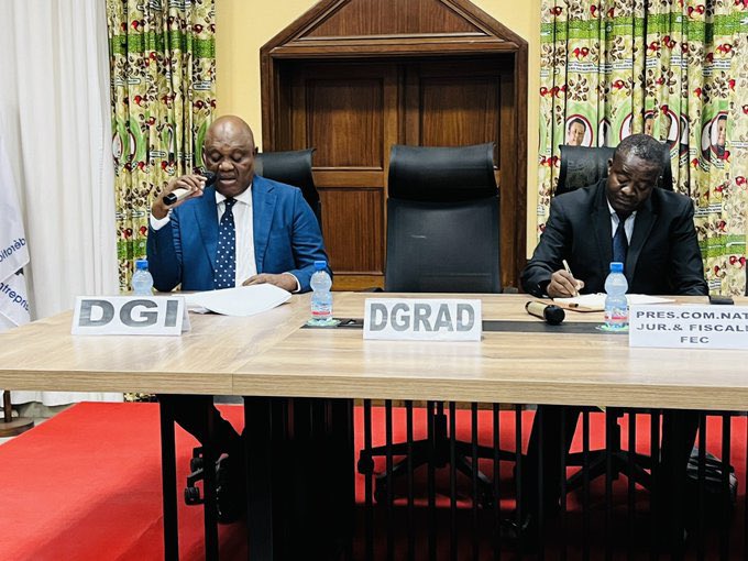 dgi_rdc's tweet photo. La @dgi_rdc est intervenue à la matinée fiscale organisée ce 07/02/2023 par la @FECRDC en son siège, sur la présentation des nouvelles mesures fiscales contenues dans la loi de finances 2023. Le DG était représenté par le Dir. Ngoma Mavungu de la #DESCOM. #DGRAD #DGDA 1/2 https://t.co/vmvoqLzqDZ