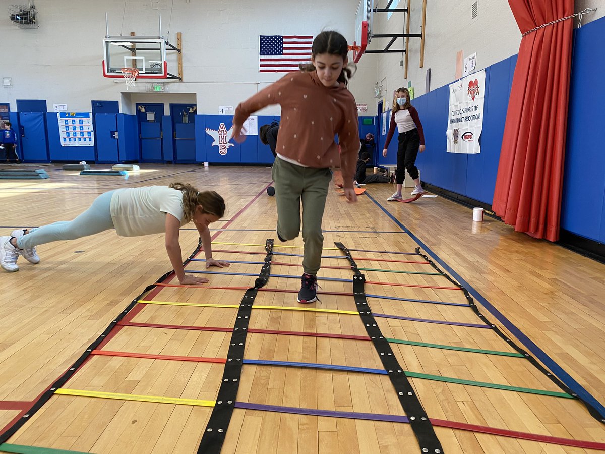 Fitness Fun here @AnneHutchSchool #kidsfitness #hearthealth <a href="/BernaboOctavio/">Coach Okie</a> <a href="/Eagle___Nation/">EHS ATHLETICS</a>