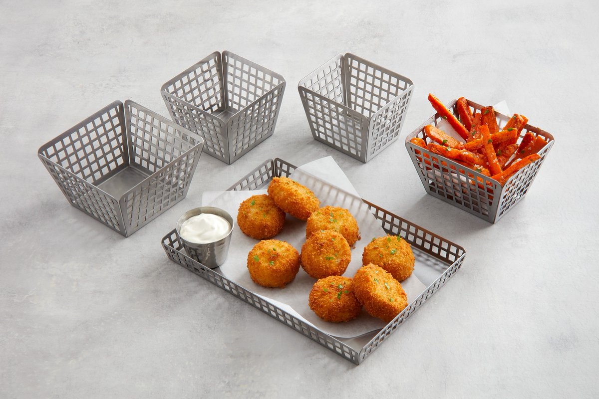 AmerMetalcraft's tweet image. Check out some of the most popular new products from our NAFEM booth! If you stopped by, let us know what your favorites were!
.
.
.
#nafem23 #tabletopmatters #artofplating #tritandrinkware #durabledrinkware #pizzapresentation