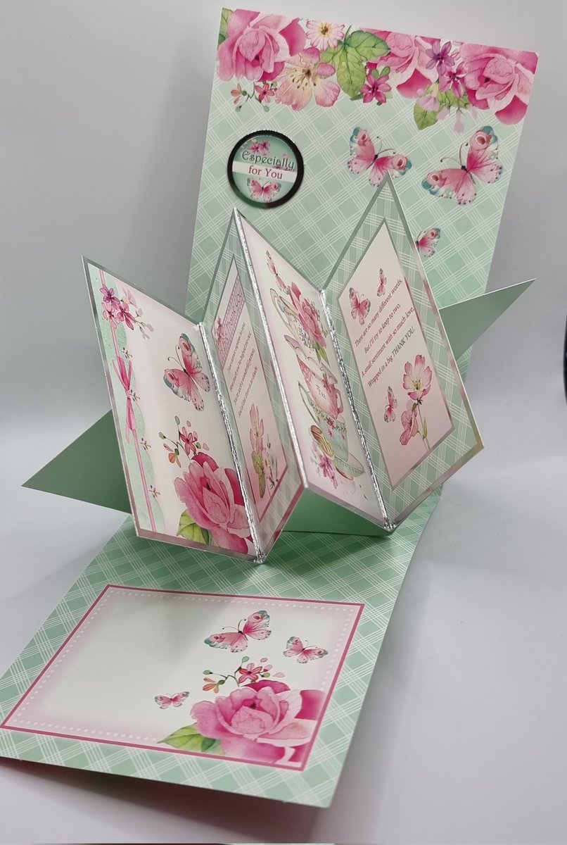 Send your friend a card day hand made cards from £2.50+ pp facebook.com/thescentofaroo…

#bespokecards #greetingcards #oneofakind #UKSBS #supportindieuk #smallbiz #ukmakers #thecraftersuk #womeninbiz #craftbizparty
#gifts #handmadegifts #MHHSBD #lovehandmadecommunity