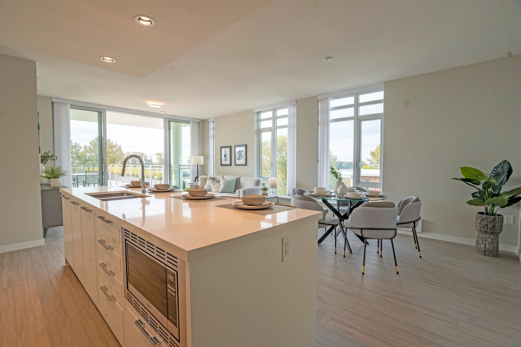 Fantastic 2 bedroom, 2 bath in Currents by Polygon.  Call today for your private viewing!⁠
⁠
⁠
606-3198 Riverwalk Avenue, Vancouver | $1,368,000 | 2 bed, 2 bath

westmar.ca/officelistings…