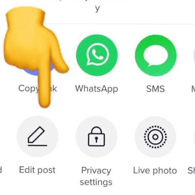 MattNavarra's tweet photo. New TikTok features coming soon 🔥

✨ Edit post button
Fix typos in your caption… No need to delete, re-upload

✨ Save videos without watermark
Perfect for repurposing content across multiple platforms

✨ Auto scroll mode
For when your fingers are busy doing other things?! 😆 https://t.co/s0jrrRi9Xz