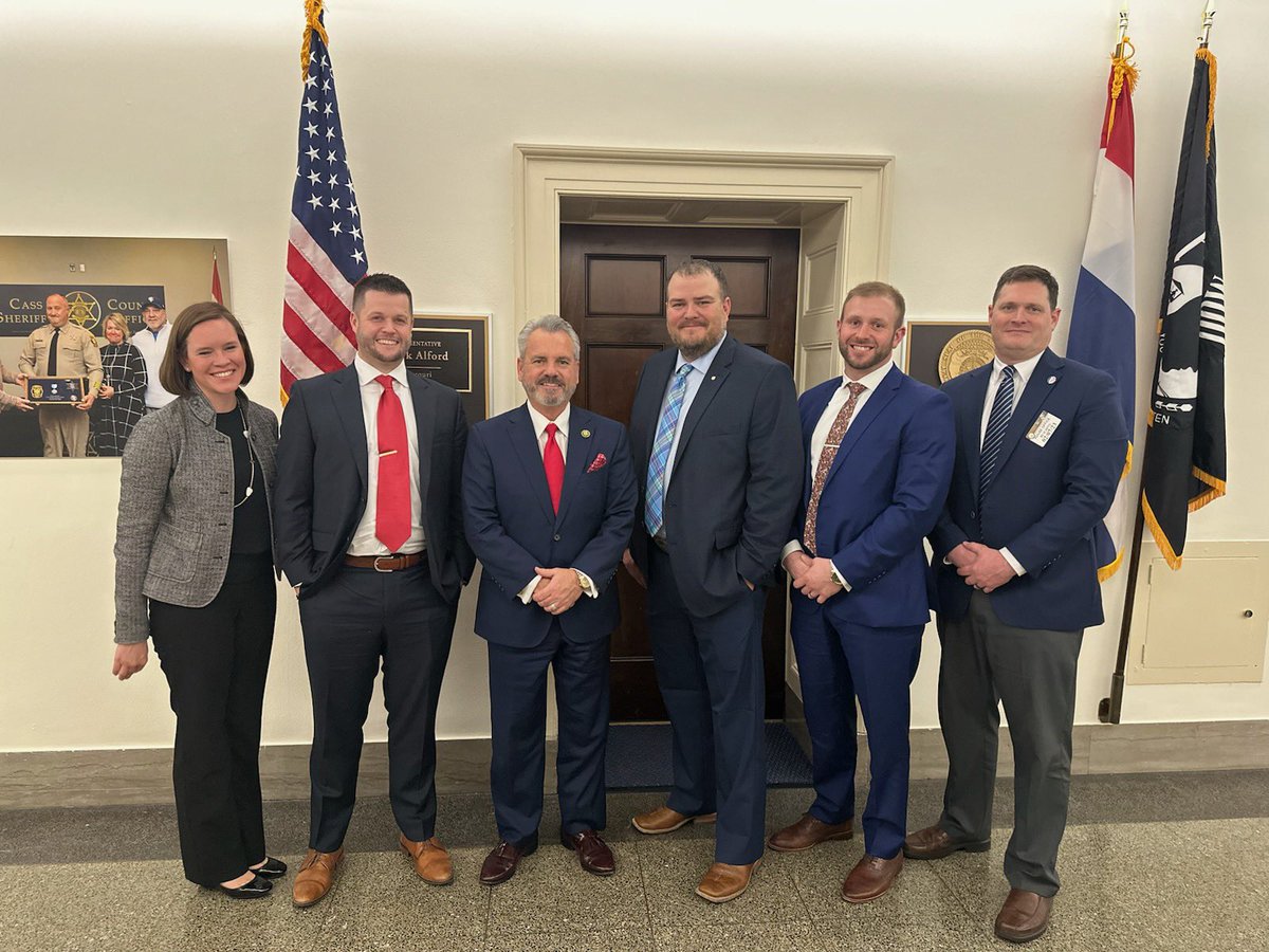 Traveling DC and visited with  <a href="/markalfordkc/">Mark Alford 🇺🇸🇺🇸🇺🇸🇺🇸</a> about issues facing agriculture today!!! <a href="/AgRetailers/">Agricultural Retailers Association</a>