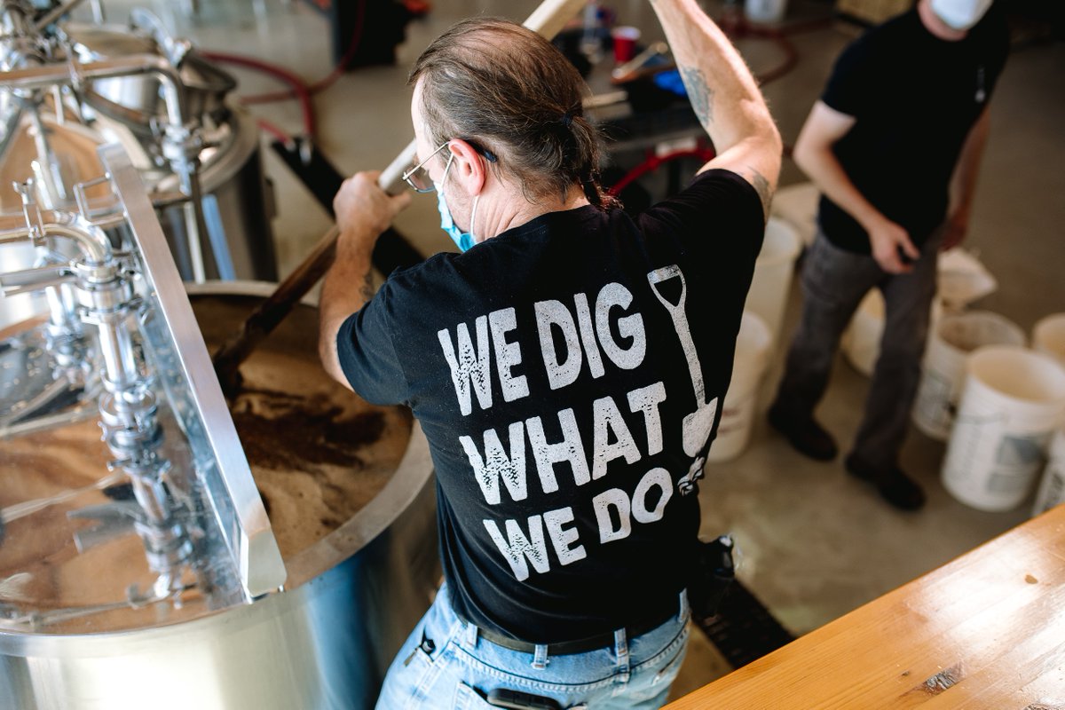 DigDeepBrewing's tweet image. These Two Put the BREW in #FeBREWary! They work hard all year to craft what goes in your glass, and are helping to teach the next generation.  ❤️🍻 
#febrewary #marylandbrewery #marylandmade #Beer #education #love #maryland #westernmaryland