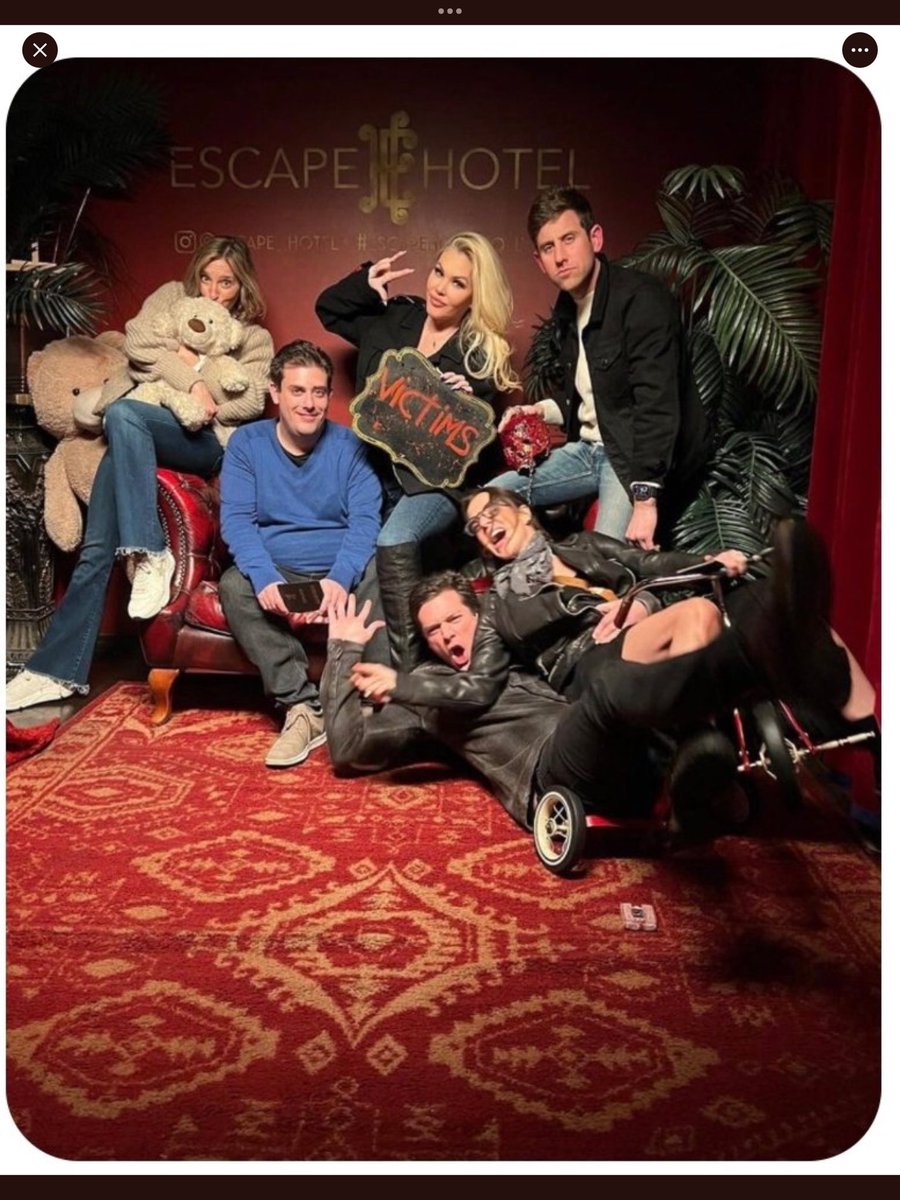 Looks like so much fun! Kelly and friends. <a href="/kellymonaco1/">Kelly Monaco</a> I ❤️ escape rooms 😃