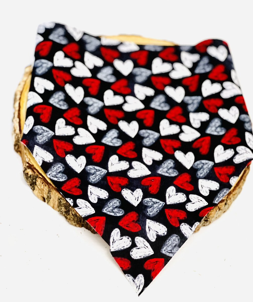 Valentine Pet Bandana ❤️❤️❤️all sizes available #cute #Cat #dogbandana #catbandana #onlineshopping #bandanabussiness #etsy #EtsySeller #etsyfinds #cute #doggift #ValentinesDay2023 #ValentineGiftIdeas #giftideas #doglovers #dogmom #handmade #dogsofinstagram #etsyhandmade