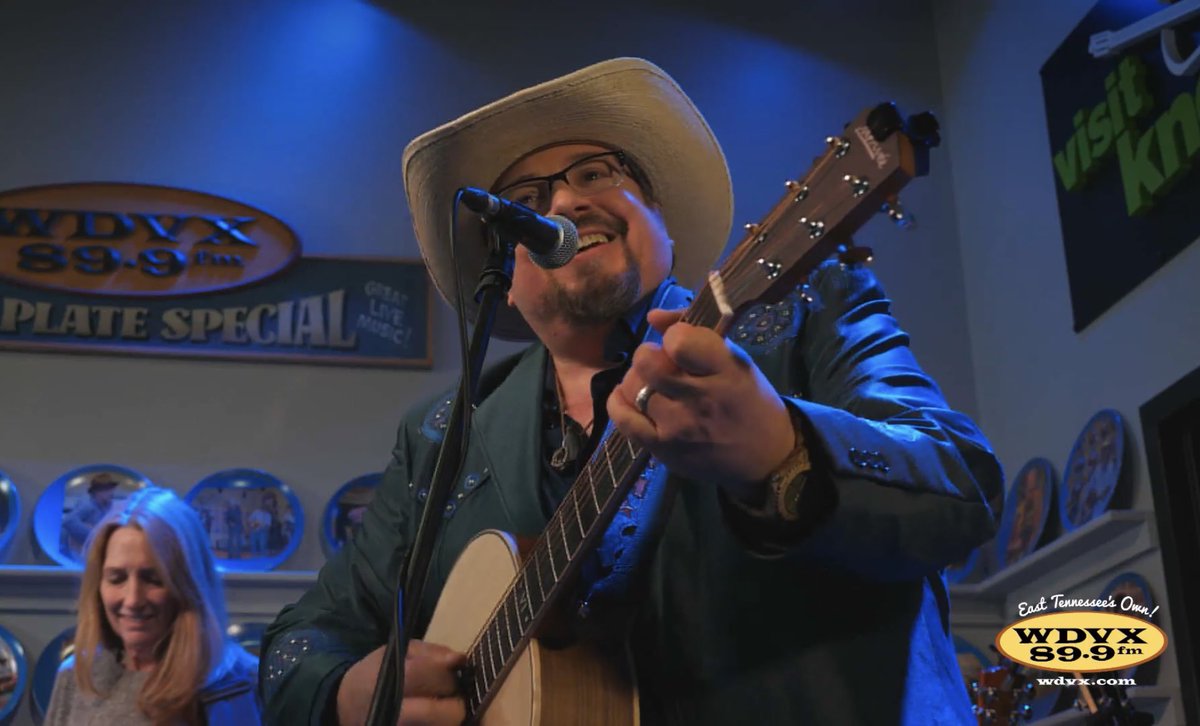 SayhowdyScott's tweet photo. Thanks @WDVX for the big time Saturday for your Blue Plate Special!!

#theseoldbones #larriveeguitars #schertler #daddario #tecovasboots #honkytonk #countrymusic #newmusic #sunbodyhats #raybo #flamingtortugas https://t.co/ICByy0NLJz