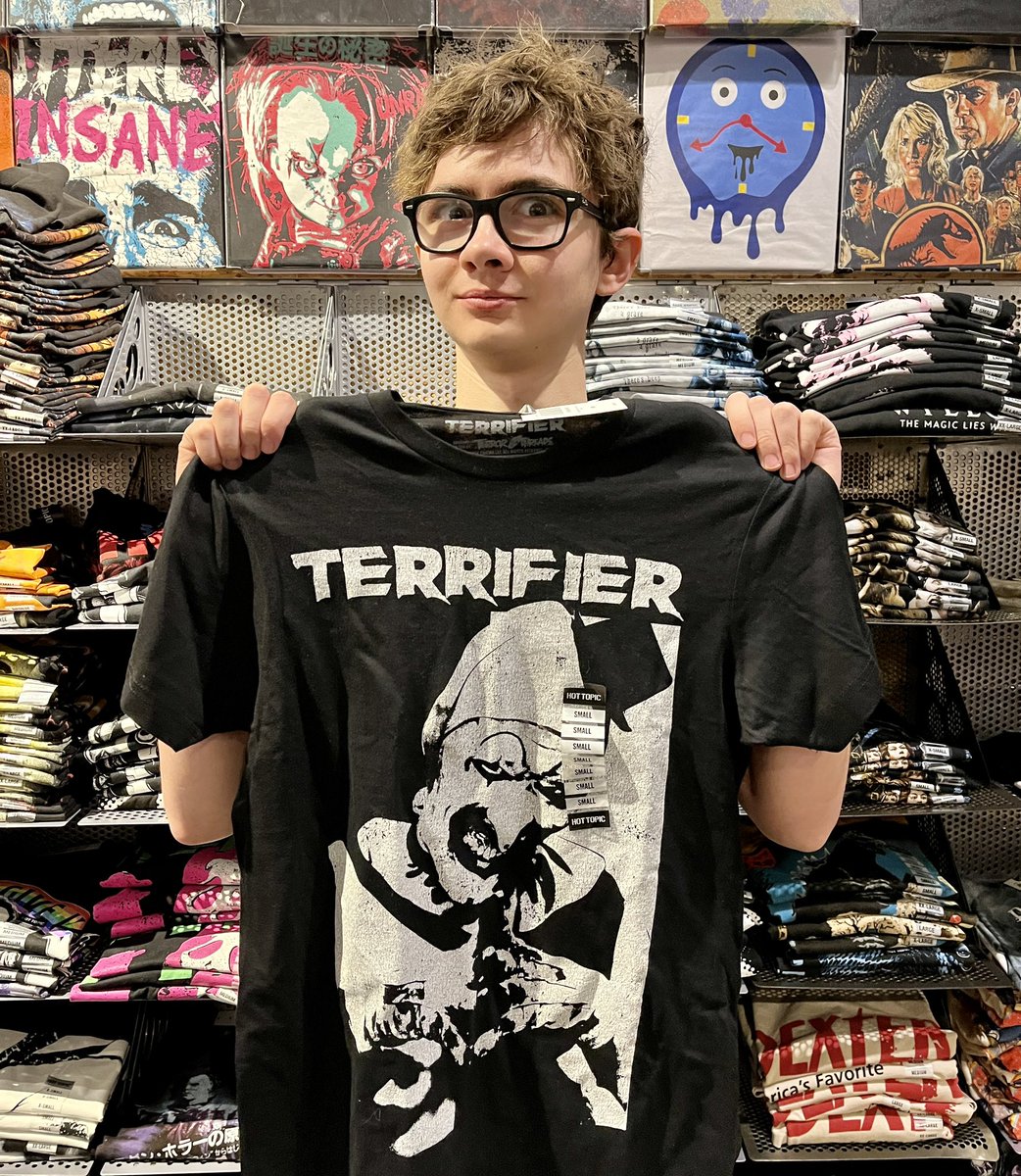 I got another #terrifier shirt at <a href="/HotTopic/">Hot Topic</a> !!!