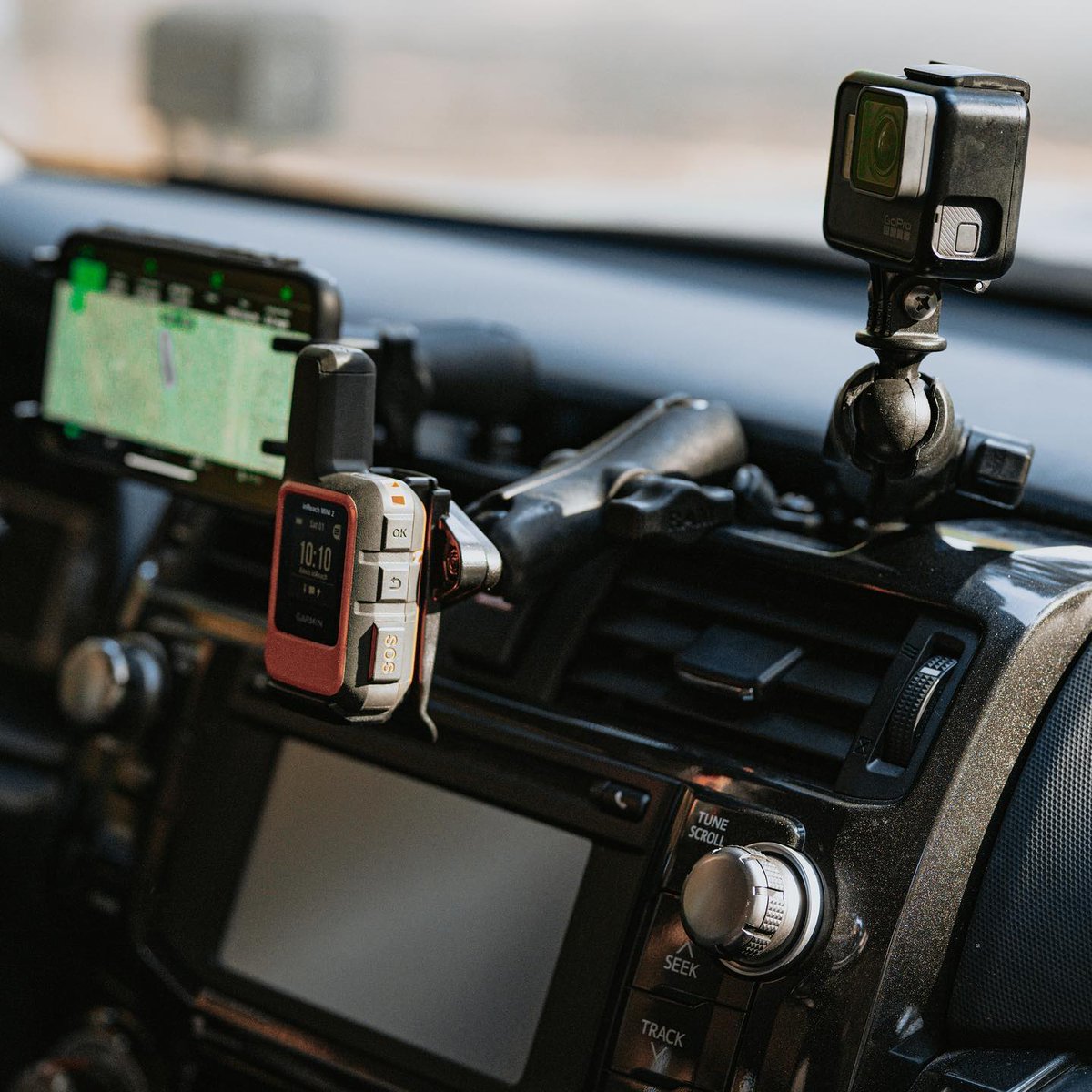 GPSSTOCK's tweet image. ¡De vuelta en stock! Cuando lo ves en la naturaleza, puedes confiar en que es resistente, confiable y, lo más importante de todo, ¡RAM®! Tus dispositivos siempre estarán seguros.

¡DISPONIBLES EN TIENDA!

#RAMmount #RAMmounts #GarminOutdoor #Garmin