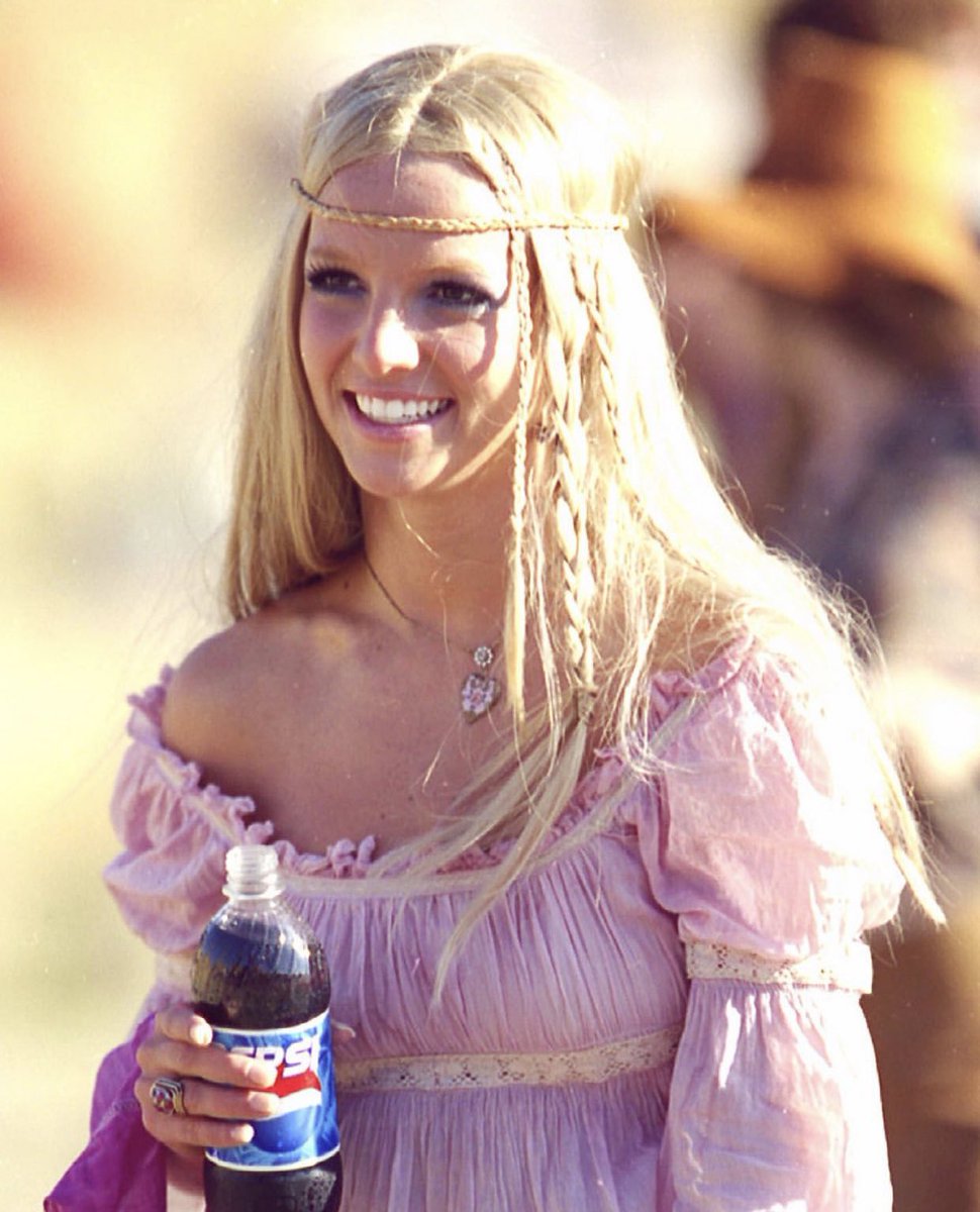 2000s On Twitter britney Spears In The 70s 2000s-on-twitter-britney-spears-in-the-70s