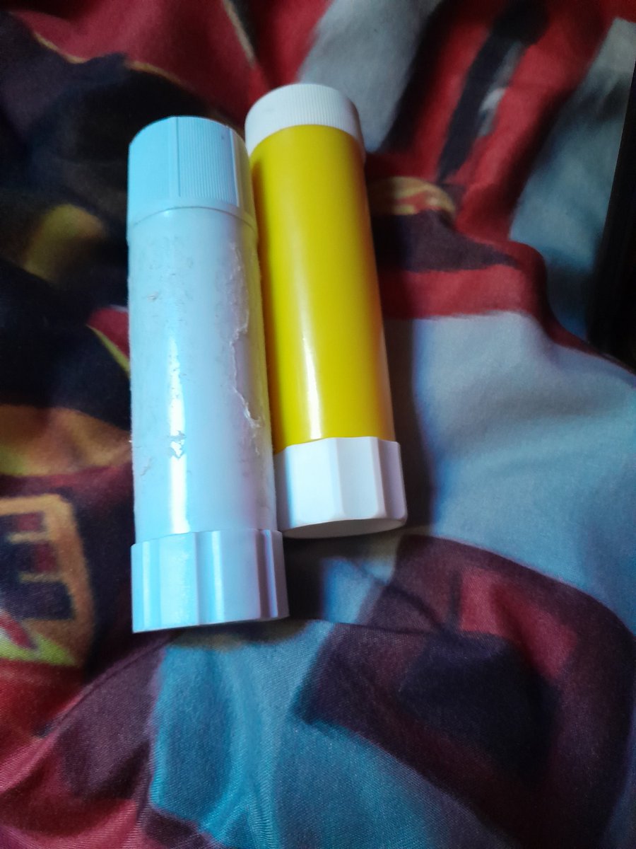 toca864's tweet photo. @NoContextBrits I took 2 glue sticks now I can lose the lids and leave when I want. https://t.co/juXw3xUbNz