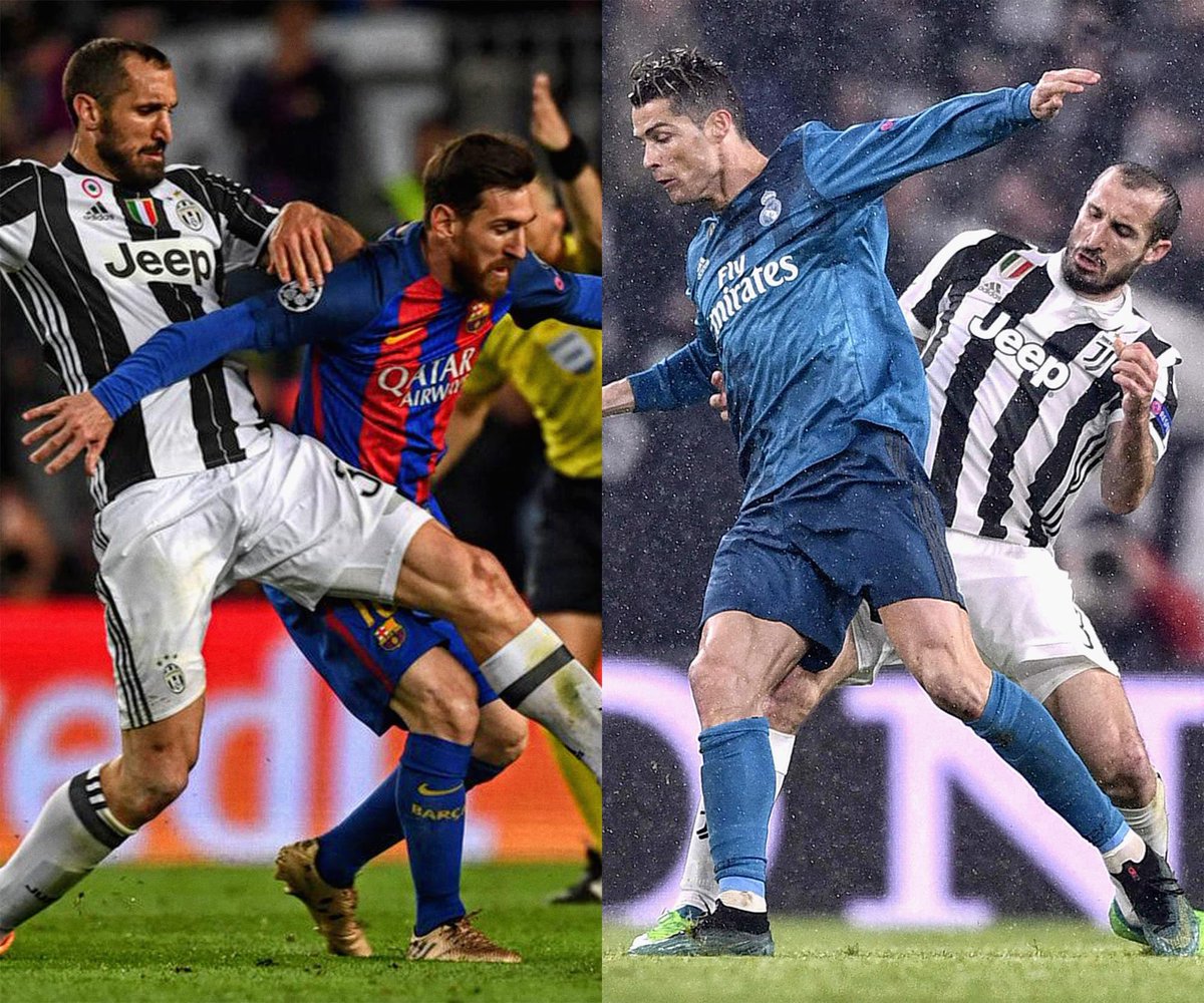 FrankKhalidUK's tweet photo. 𝐆𝐢𝐨𝐫𝐠𝐢𝐨 𝐂𝐡𝐢𝐞𝐥𝐥𝐢𝐧𝐢: "How to defend against Ronaldo? Don't give him space. How to defend against Messi? Just pray." 

◾️ Ronaldo vs Chiellini: 9 goals 
◾️ Messi vs Chiellini: 0 goals https://t.co/SKcZdD6txl