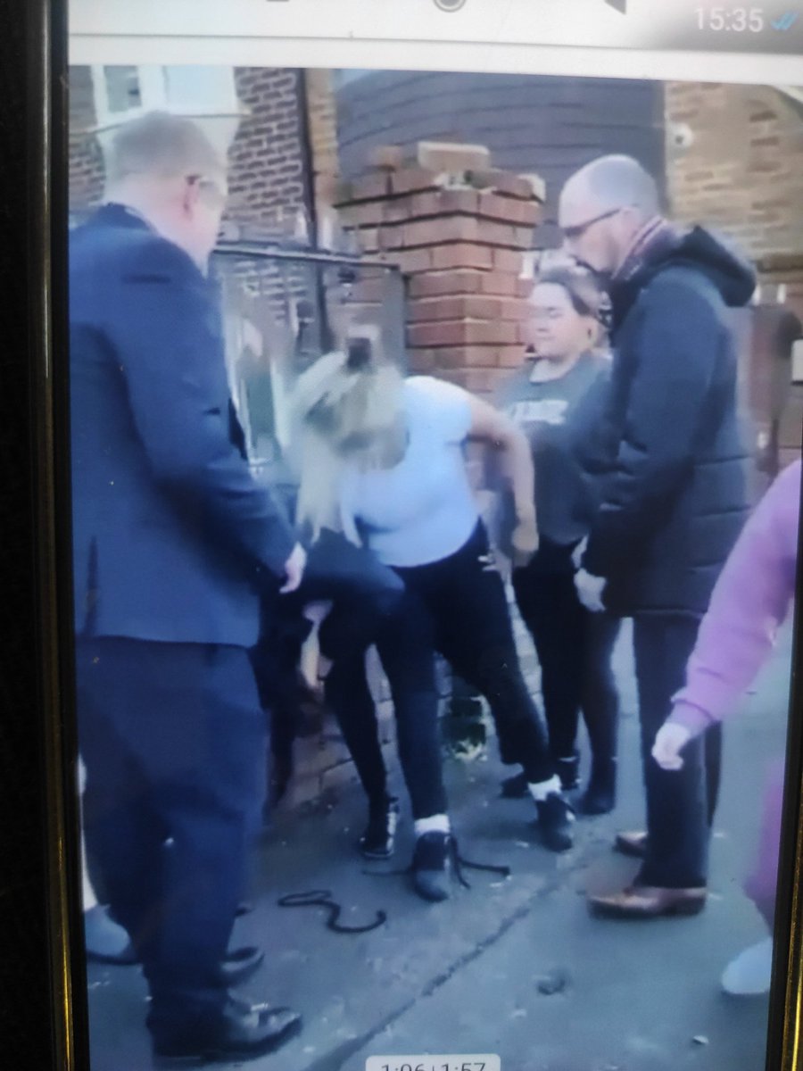 <a href="/ThomasKnyvett/">Thomas Knyvett</a> r Beeston, you STOOD BYE AND WATCHED THIS CHILD GET PHYSICALLY ASSAULTED BY THESE GIRLS. You need to be arrested this is completely disgraceful <a href="/metpoliceuk/">Metropolitan Police</a> <a href="/SholaMos1/">Dr Shola Mos-Shogbamimu</a> <a href="/Ofstednews/">Ofsted</a> <a href="/TheGardianNews/">The Gaurdian</a> <a href="/BBCNews/">BBC News (UK)</a> <a href="/itvlondon/">ITV London</a>