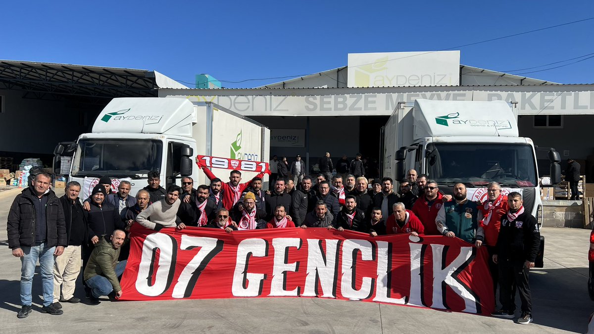 Tribünlerimizin abisi <a href="/TComertoglu/">Tolga Cömertoğlu</a> olmak üzere Antalyaspor başkanı <a href="/AvAzizCetin/">Aziz Çetin</a> yöneticilerimiz <a href="/emrahcelik7777/">Emrah Çelik</a> ve <a href="/Adnanbaskantr/">Adnan Başkan</a>’a <a href="/BariKurucu/">BARIŞ KURUCU</a> ’ya, <a href="/chncihancelik/">Cihan Çelik</a> ’e ve <a href="/bahar_berkay/">Berkay Bahar</a> ‘a teşekkür ederiz tüm hayırseverlerden ve bize yardımcı olan dostlarımızdan Allah razı olsun.