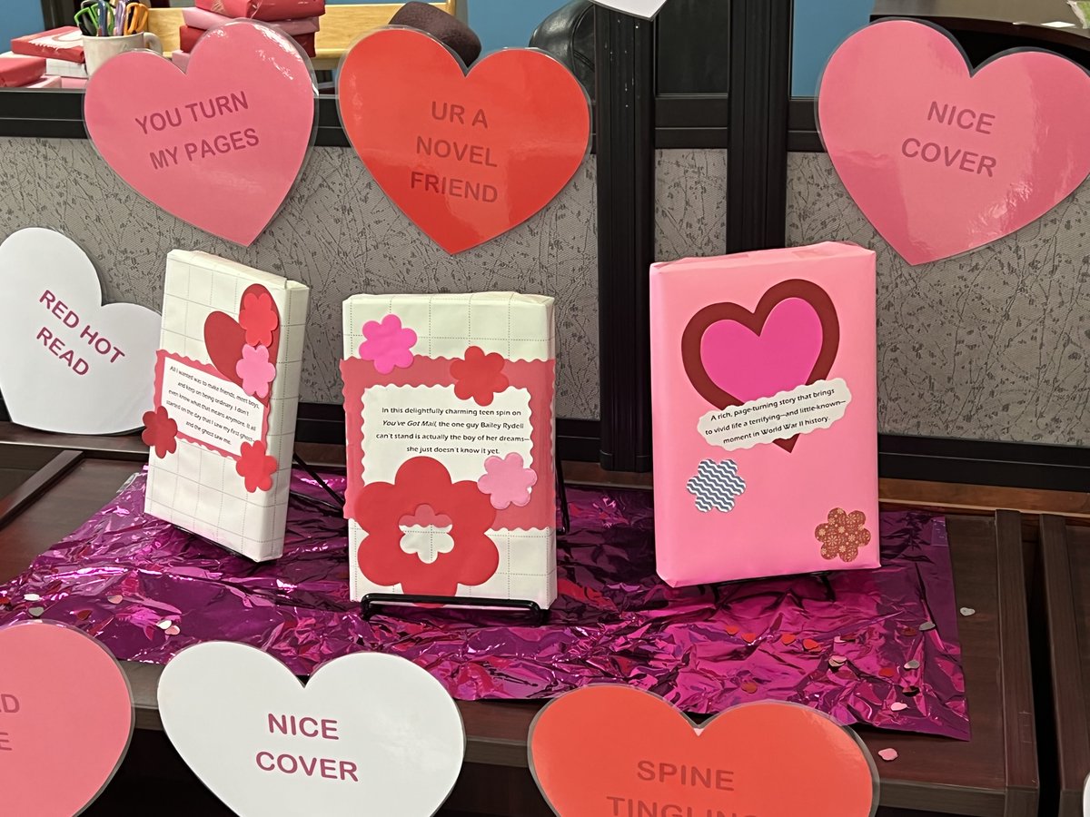 MountaineersMC's tweet image. No Valentine, No Problem! Stop by the Library Media Center to go on a Blind Date with a Book. Rate your "date" for the chance to win dinner and chocolates.  You might just fall in love. 💕📚💕 #highschoolreaders #hhsistheplacetobe @HHSMountaineers