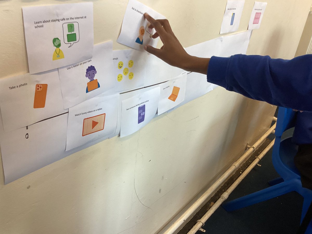 LarkHallPrimary's tweet photo. Year 4 enjoyed Safer Internet Day activities thinking about things we love and things we’d change about the internet &amp; appropriate milestones. We even got 10/10 on the quiz #lhchelsea #lhvauxhall #lhstu #lhcomputing #lhpscd https://t.co/EgX0r2mfyK