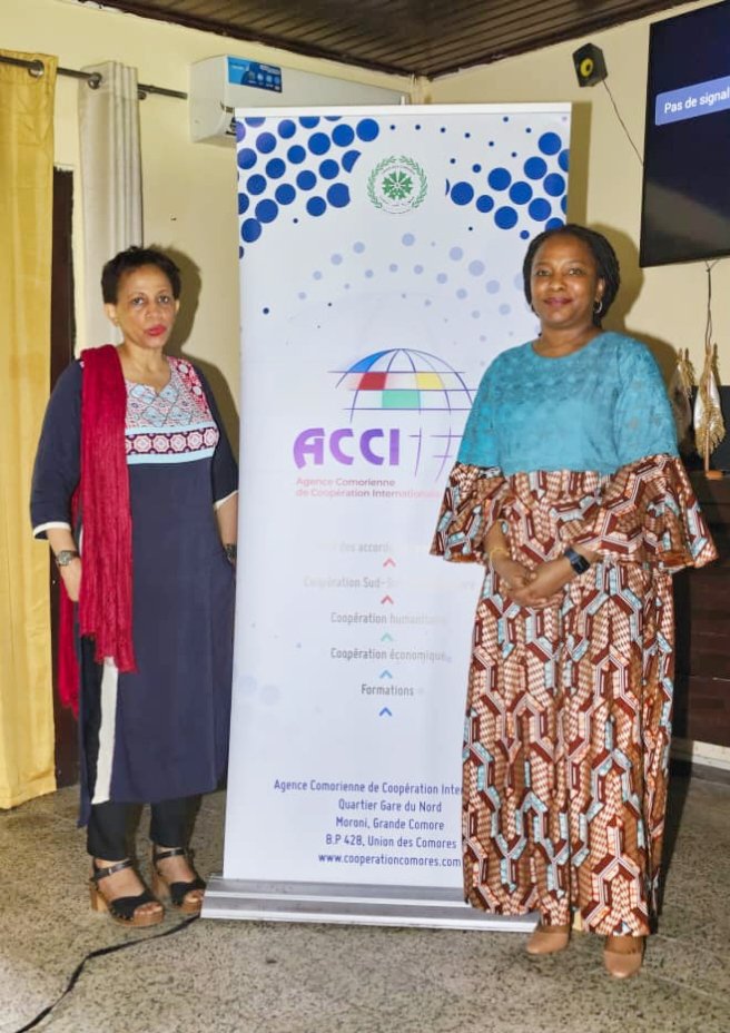 UNICEFComores's tweet photo. Notre Représentante @mpsylla_mariame a rencontré la Directrice de l'Agence Comorienne de Coopération Internationale #Fatoumia_Bazi. Au centre des discussions : le partenariat autour de la plateforme des #jeunes #shwabaha et coopération sud-sud pour avancer les droits des enfants. https://t.co/xljrIBAd9W