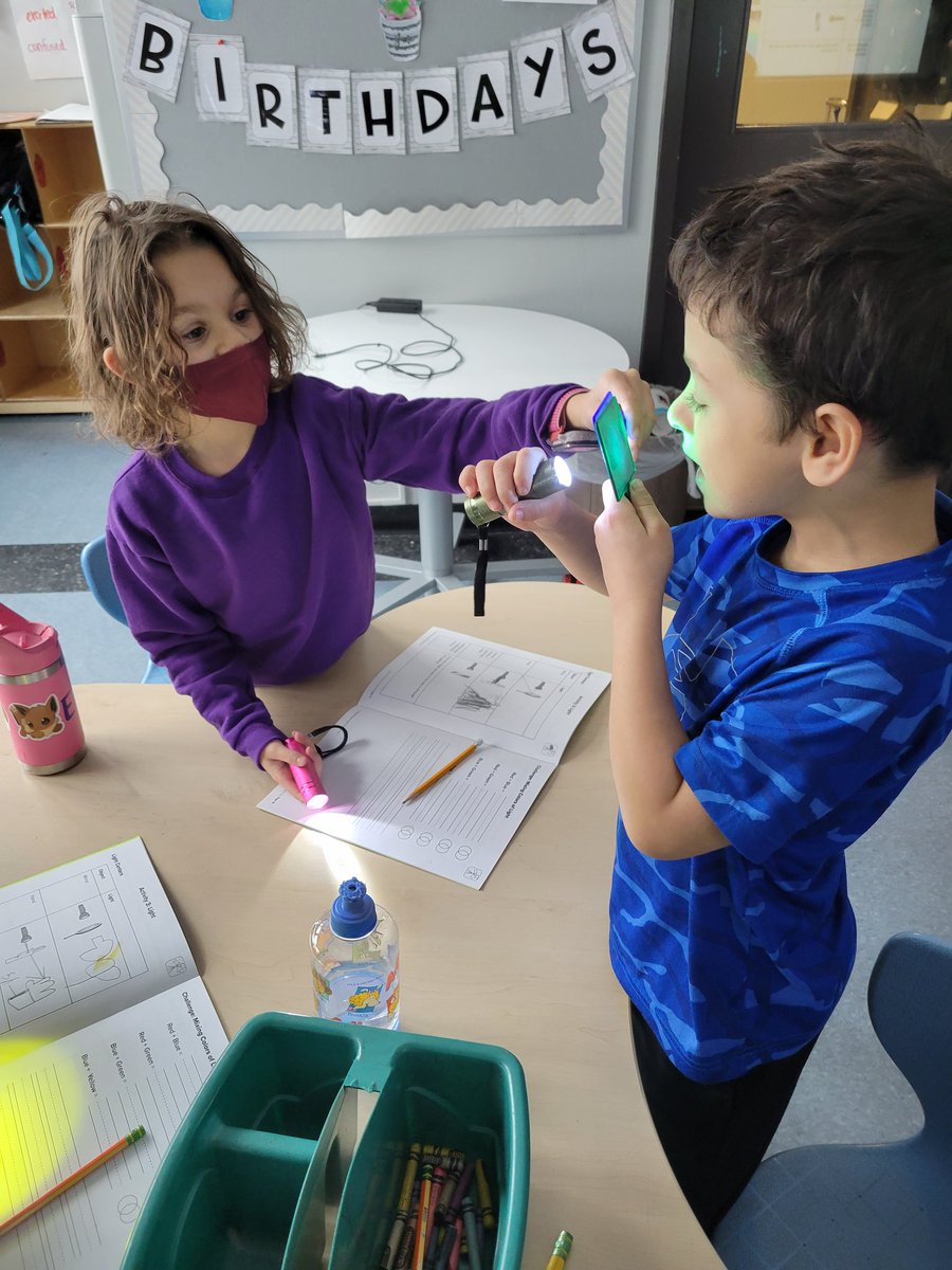 msdawsonteach's tweet photo. There's no end to exciting discoveries when 1st grade explores how light behaves when it shines on different objects! #IBattributes #inquirers @A2BryPatSchools @A2BryPatPTO @A2_IB https://t.co/0zsfnNpY1c