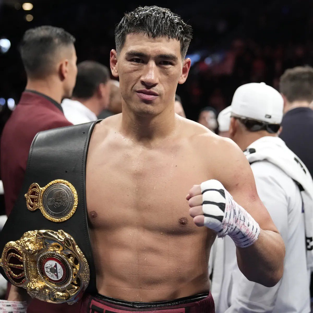 The current @RingMagazine Light-Heavyweight rankings... 👑 Vacant 1️⃣ ...