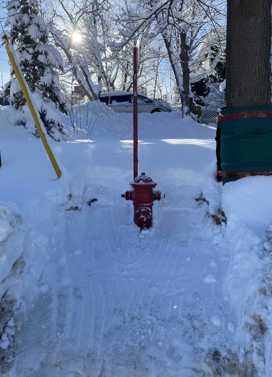 For those of us living in a snow belt, a quick reminder to clear the snow away from your nearest fire hydrant. 25 minutes of my time vs 5-10 minutes for Firefighters to clear & connect a hose to start/maintain their attack… or worse initiate a rescue effort. #EveryMinuteCounts