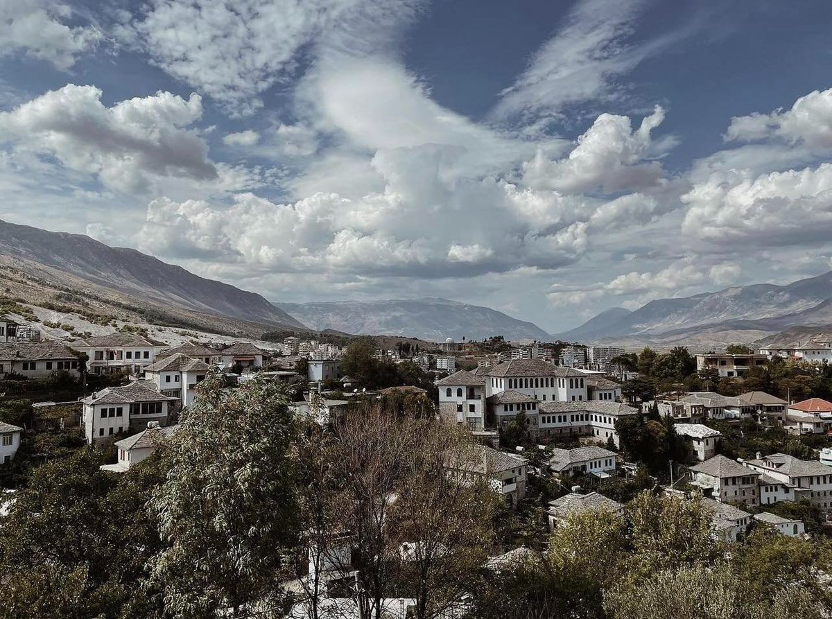 The most beautiful city in the world ❤️ Gjirokastra ❤️
#city #gjirokaster #visit_gjirokastra #travel #travelphotography #architecture #oldtown #streetphotography #cityphotography #travelgram #albania #albanialocation #albaniatourism
