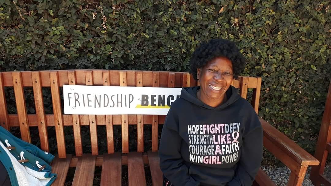Goodable's tweet image. In Zimbabwe, a group of grandmothers have set up these Friendship Benches.  Anyone can come and sit, and the grandmothers will talk to them and help them with their problems.

They've helped more than 100,000 people so far.

🇿🇼