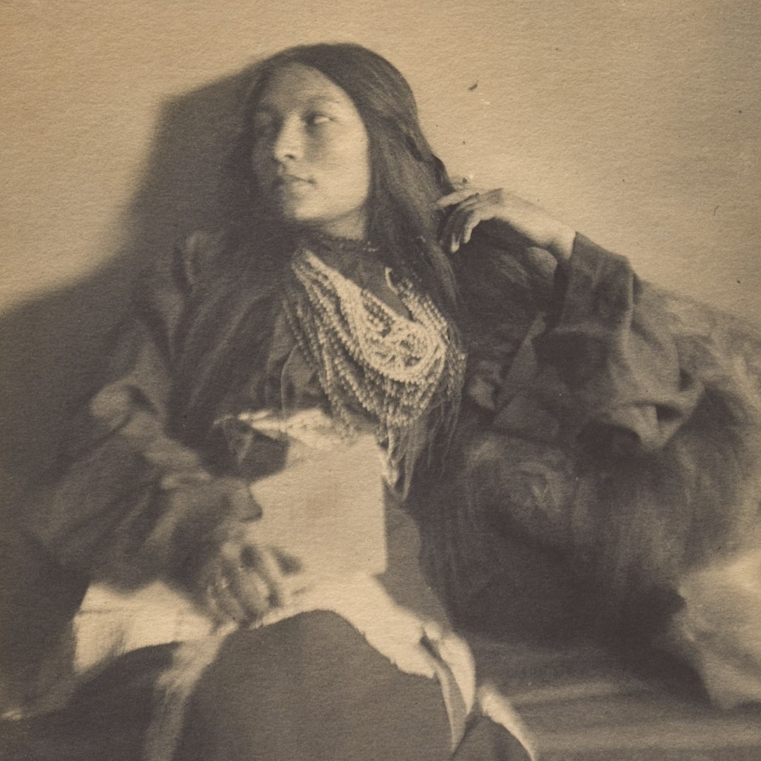 Zitkála-Šá's going to be on a quarter! She composed the first opera based on Native American rituals and melodies and lobbied for full U.S. citizenship for Indigenous peoples. 
ow.ly/nmZz50MLlrw
#herstory #HerQuarter #womenshistory #NativeAmericanHistory #IndigenousHistory