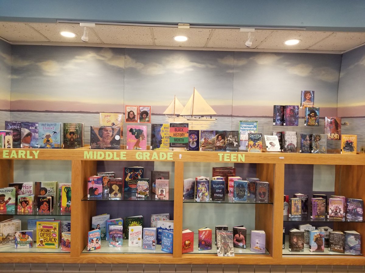 Stop by and check out our awesome book displays in honor of Black History Month! These book displays are located at our Princess Anne Branch.❤️💛💚
#BlackHistoryMonth #History #bookdisplay #BookRecommendations #readingcommunity #booktwitter #librarytwitter