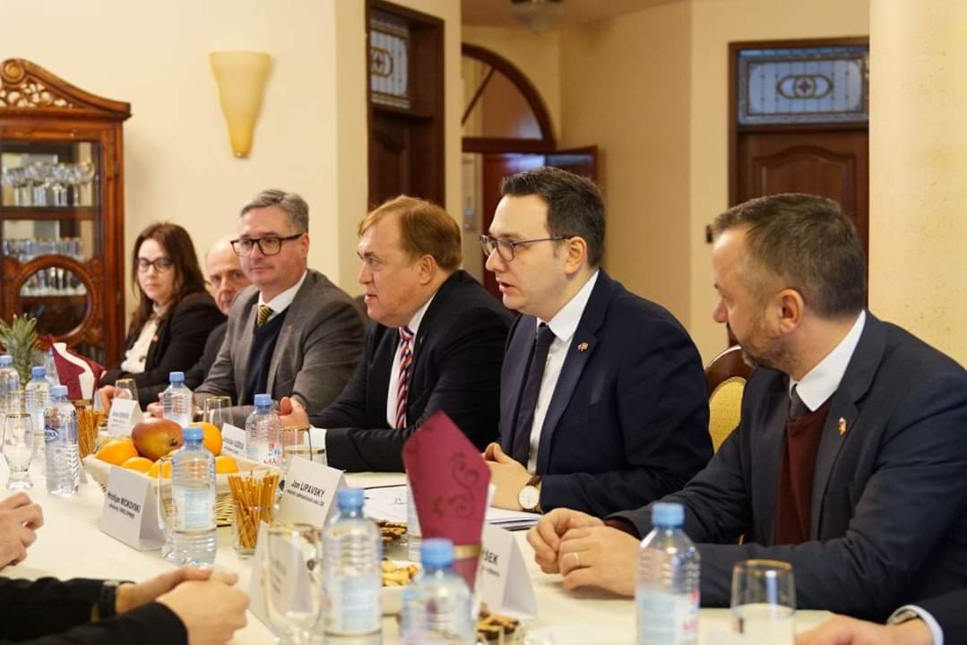 MickoskiHM's tweet photo. Денеска остваривме средба со висока делегација на Чешката Република предводена од Јан Липавски, министер за надворешни работи, на која присуствуваше и амбасадорот на Чешката Република во Македонија, Јарослав Лудва. https://t.co/F5vhTKrTdA