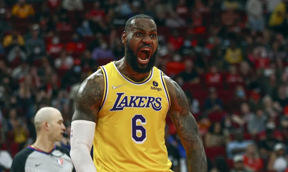 alejandroggo's tweet photo. Puntos por partido en TODA SU CARRERA #NBA: 

1️⃣ Michael Jordan — 30.12
2️⃣ Wilt Chamberlain — 30.07
3️⃣ Elgin Baylor — 27.36
4️⃣ Kevin Durant — 27.28
5️⃣ LeBron James — 27.22

No creo que seamos conscientes de lo que ha significado LeBron. Son 20 años en la liga. https://t.co/3UiymxrUHu