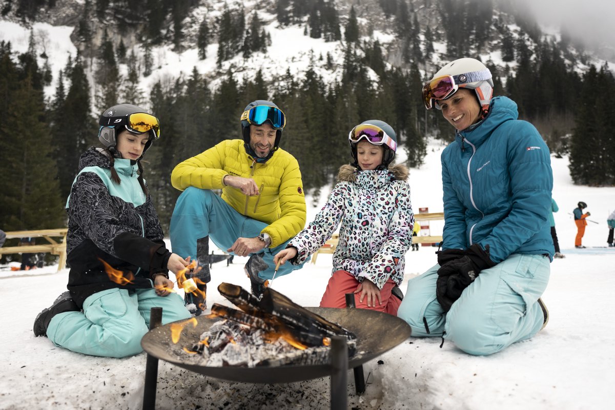 MySwitzerland_i's tweet image. Lo sapevi che la Svizzera offre ben 24 destinazioni certificate per famiglie? Il marchio di qualità «Family Destination» garantisce tutto ciò di cui le famiglie hanno bisogno:
myswitzerland.com/it-it/scoprire…

#svizzera #familydestination #INNAMORATIdellaSVIZZERA