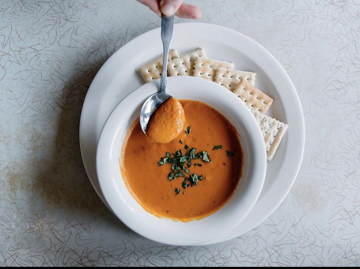 Arcade_Memphis's tweet photo. Happy Tuesday, tomato bisque on the menu today 😋
Breakfast served all day, lunch specials served 11-2, open 7-3
#Vintage #MemphisThingsToDo #MemphisBreakfast #oldestcafe #dinerfood #elvis #eats #travelchannel #foodnetwork #brunch #southmainmemphis #localbusinesses #downtown https://t.co/AylipVaSp1