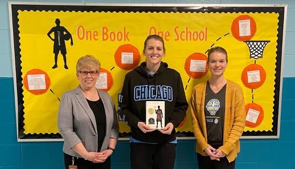 HRTroy30C's tweet photo. Troy Middle School kicked off their One Book, One School project with a special assembly with Joliet's very own Allie Quigley from the WNBA team 
@chicagosky  ! https://t.co/JObRJix1T8