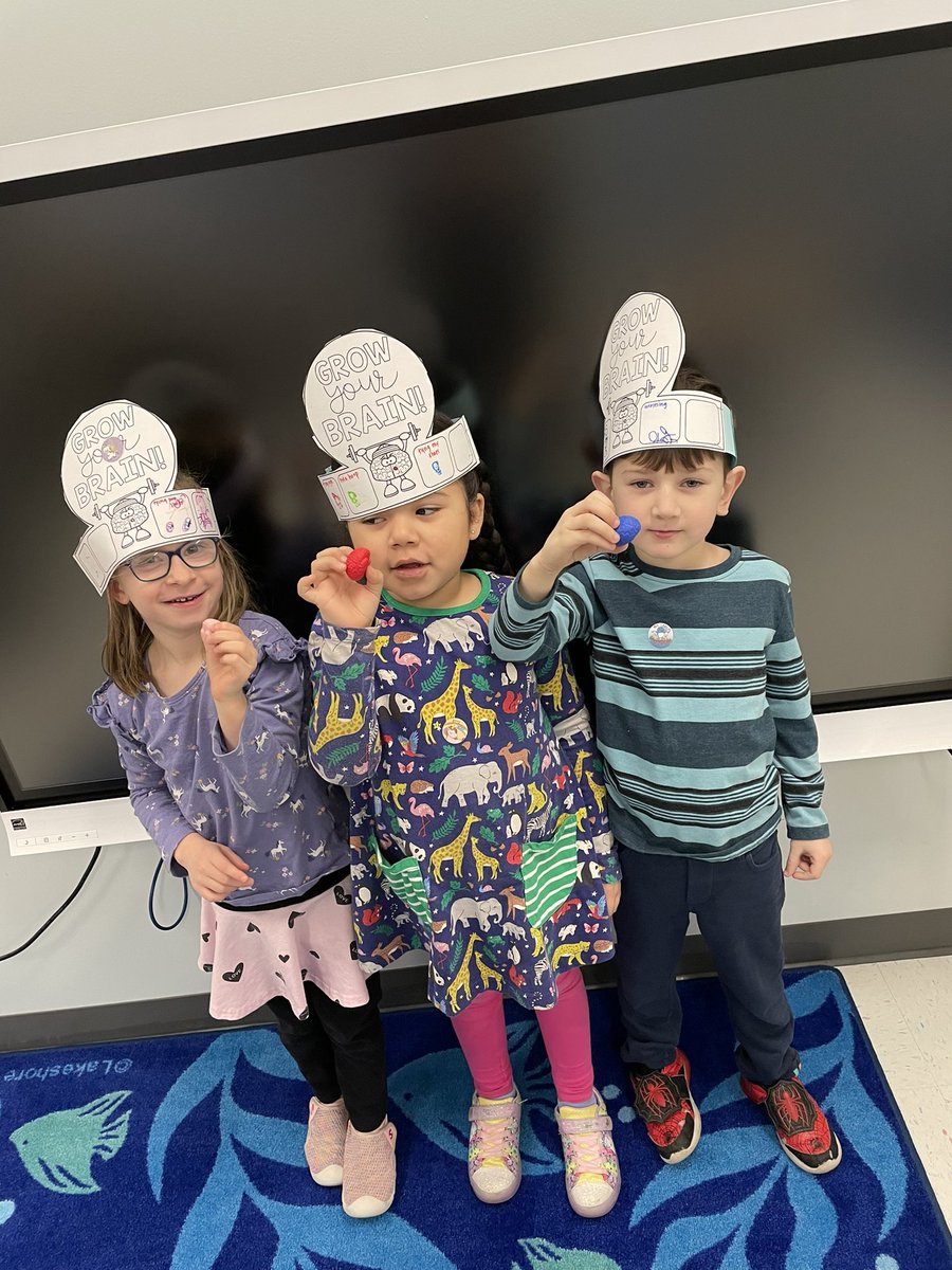SdicksteinSD735's tweet photo. This week we learned about how to grow our brains and be flexible. We had Superflex come join us to teach us how to defeat Rockbrain! https://t.co/jgzeLpPCsK