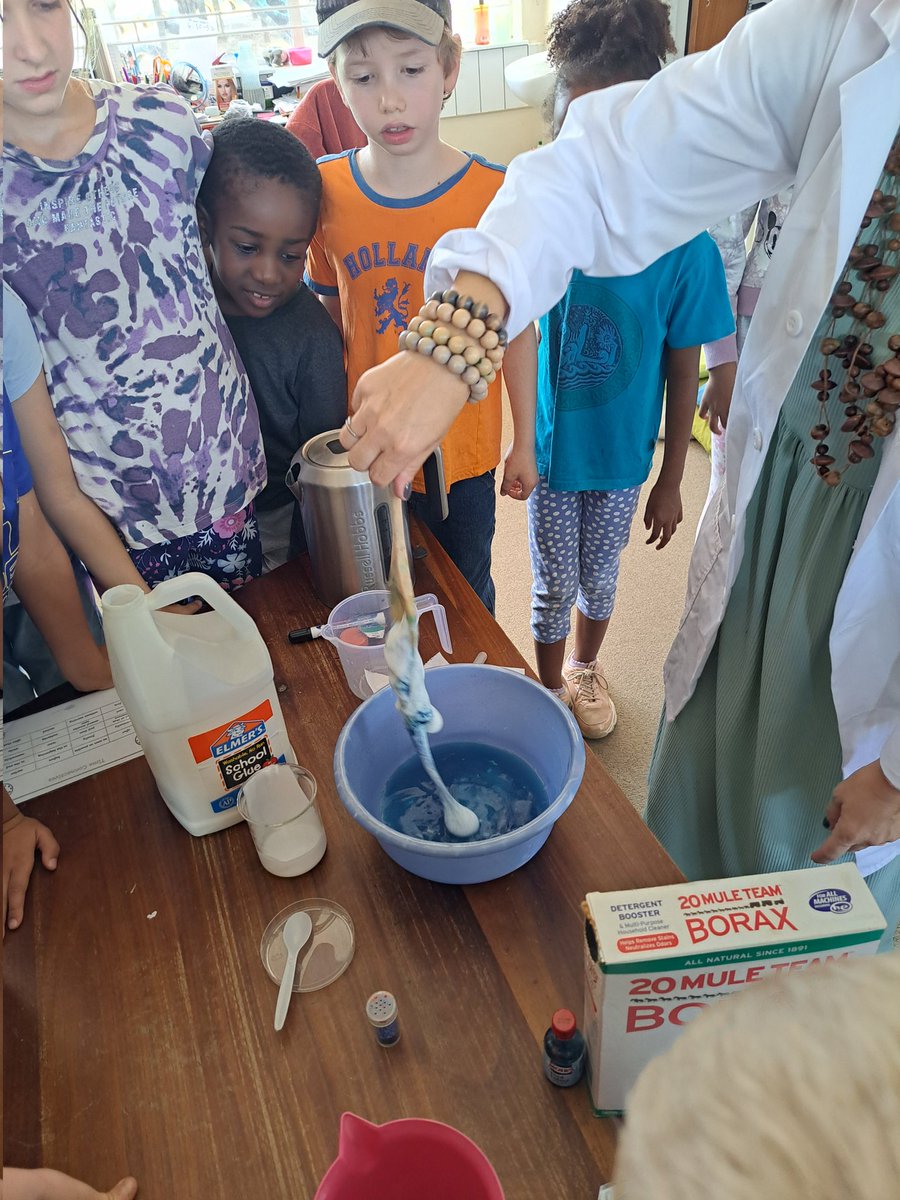 becia1978's tweet image. Procedural writing in #Grade2 continues. Ss researched about how to make slime and then shared their findings with a teacher. They&apos;ve learned the importance of good research and how important it is to give clear instruction. #learningAtWis #pypchat