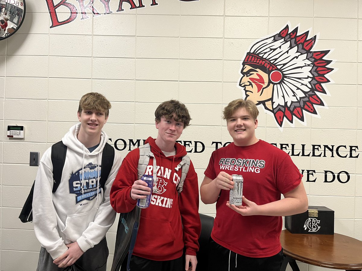 dsummerfordlong's tweet photo. Get ready Bryan County! These three are going to be able to drive soon! ❤️#wearefamily @AngelaSummerfo6 @KimberlyLong_5 https://t.co/IEJ9QmEhbc