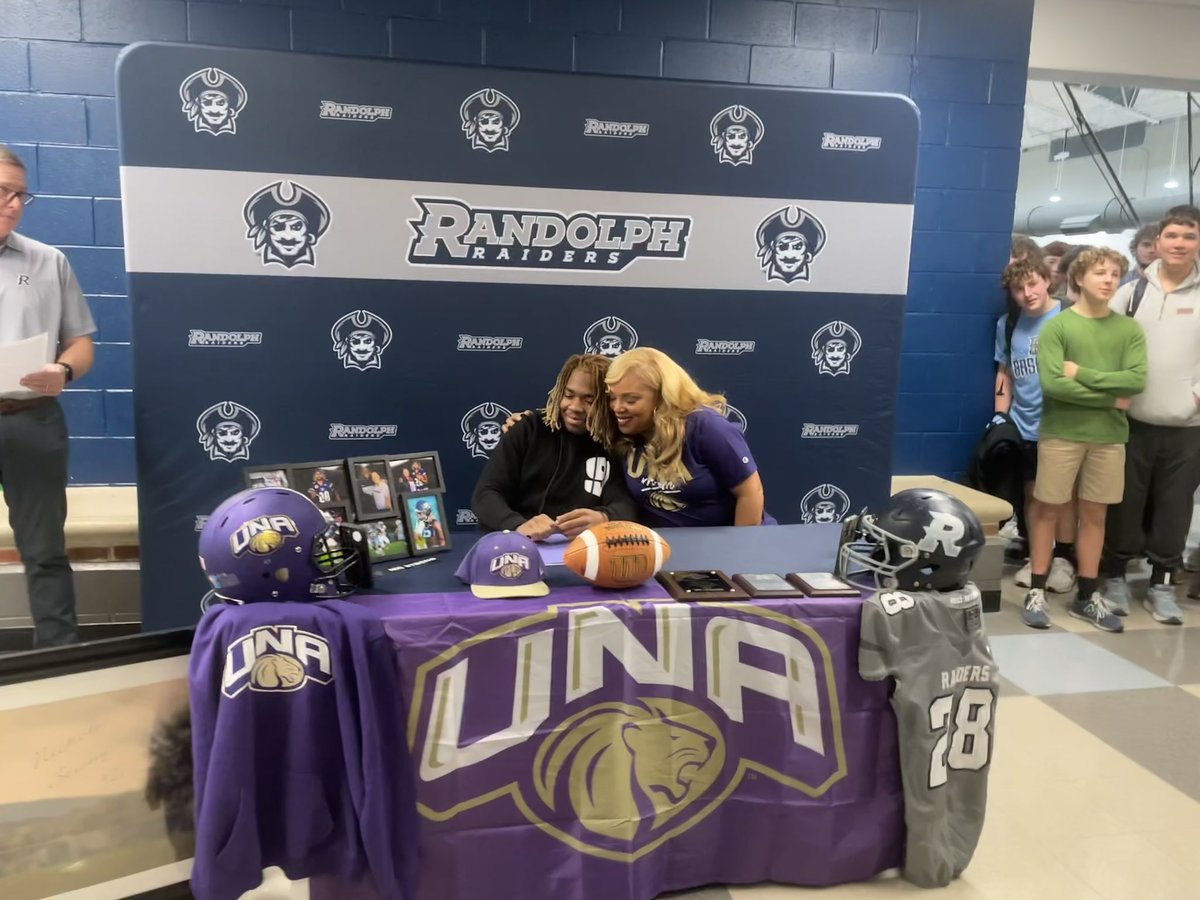 Olivia Whitmire tweet media