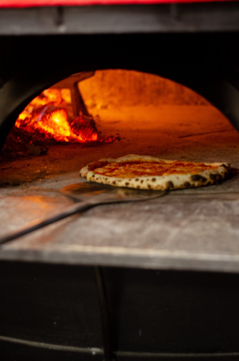 FratelliBufala's tweet photo. “If you love a pizza by Fratelli La Buffala's restaurant then you’ll love their oven Authentic Italian pizza “. These artisanal, vibrant creations are sure to get your mouth watering.
https://t.co/qqsCwI6qAl
#italianpizza #pizzapizzapizza #scottsdale #instafood https://t.co/l7WxdrKkIB
