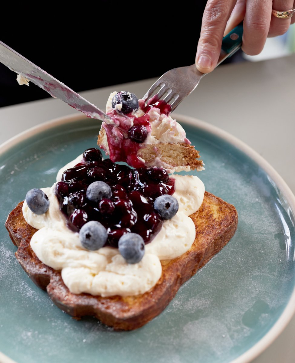 Mollie's Motel & Diner tweet media