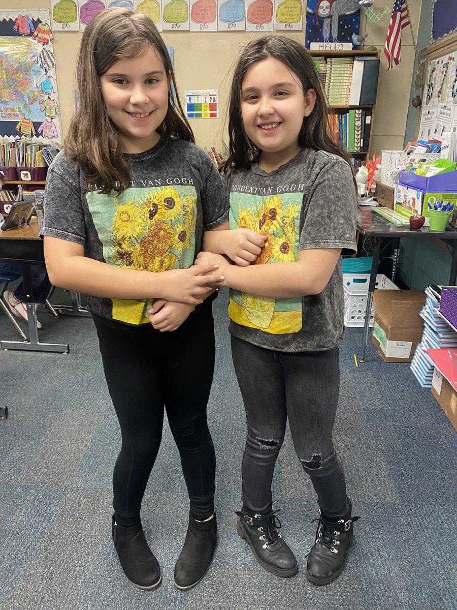 MrsFletcher512's tweet photo. Twin with a Friend #Th3rd https://t.co/4sOvVviYei