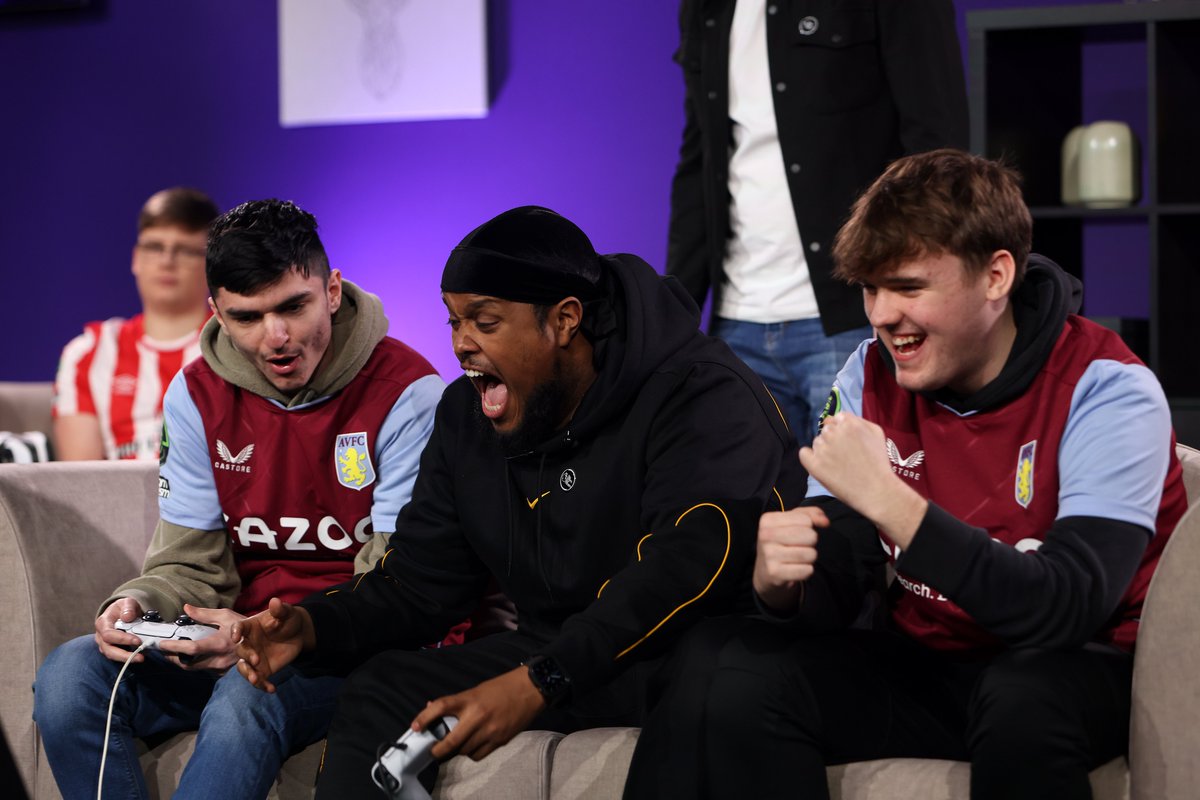 GiveMeSport's tweet photo. 👀 Like FIFA & the Premier League?
✅ Make sure you tune into the #ePLInvitational now with @Chunkz & @elzthewitch!
💻 Watch: https://t.co/M8BfpaqLii https://t.co/NKJEJlv8Al