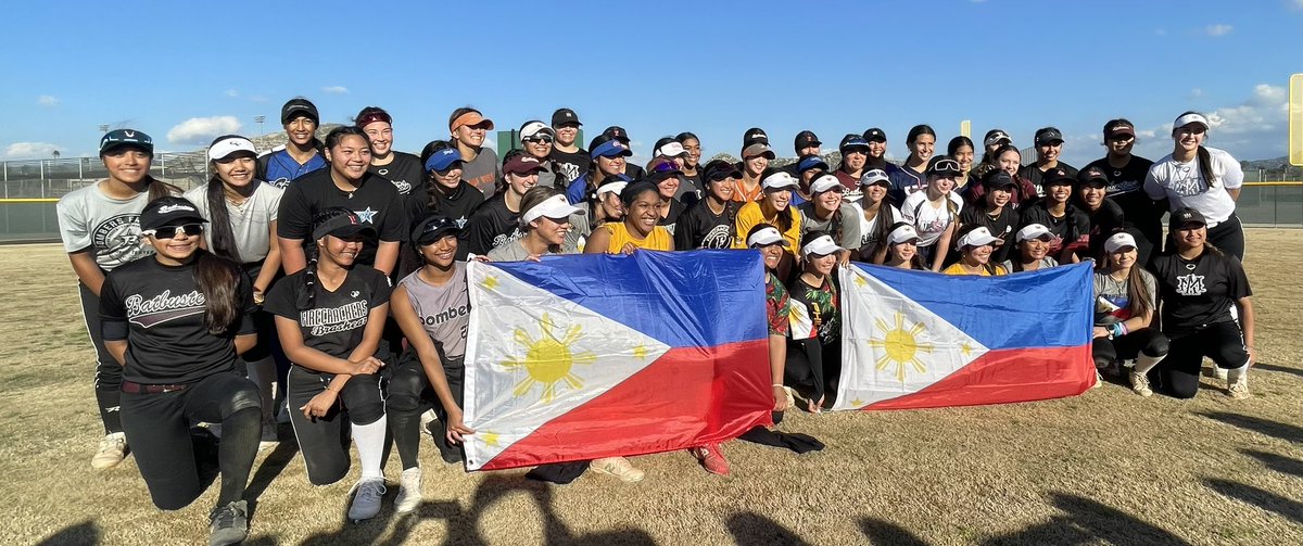 SamJeng28's tweet photo. What an awesome experience!!!Thankful to have meet @TCSTeamPhilipp1 Coaches & other Pinay ballers. Love the energy & the pride that everyone has shown π΅π π₯#filamnationselect #pinaypride #filipina #softballislife #laban https://t.co/RHGWcICrWu