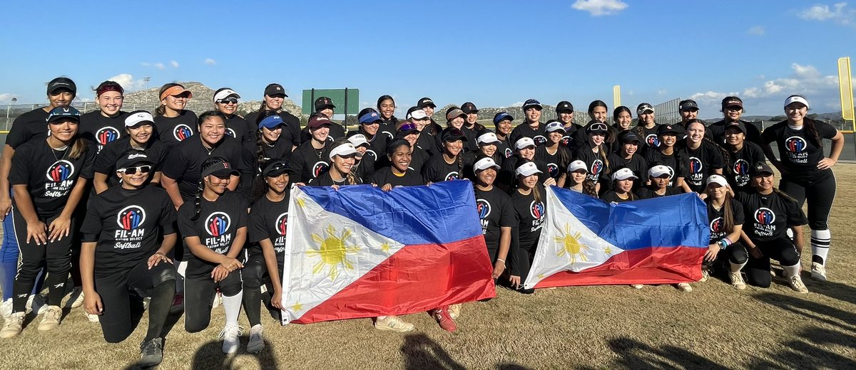 SamJeng28's tweet photo. What an awesome experience!!!Thankful to have meet @TCSTeamPhilipp1 Coaches & other Pinay ballers. Love the energy & the pride that everyone has shown π΅π π₯#filamnationselect #pinaypride #filipina #softballislife #laban https://t.co/RHGWcICrWu