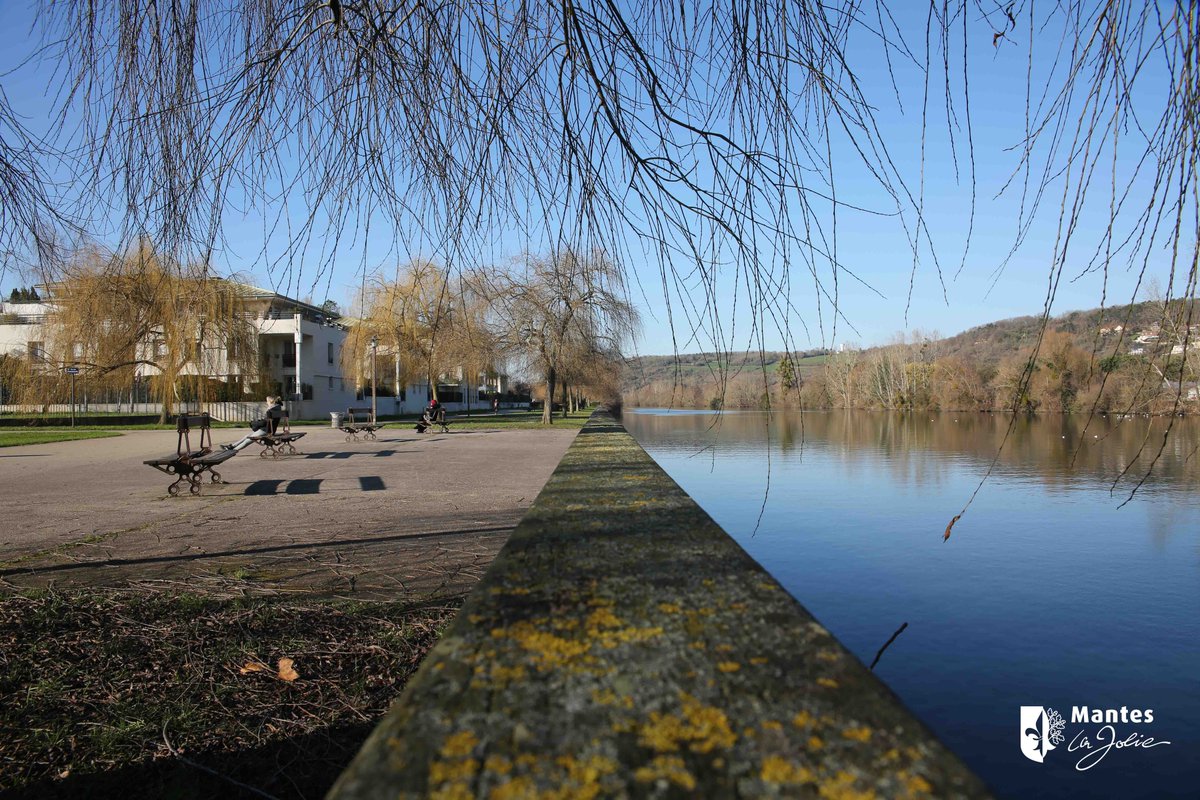 ManteslaJolie_'s tweet photo. 📸Un mardi après-midi à #ManteslaJolie 🌿
Avec le retour du ☀️ qui fait plaisir !
#photooftheday #photography #bordsdeseine #collegiale https://t.co/W43Uy4e46k