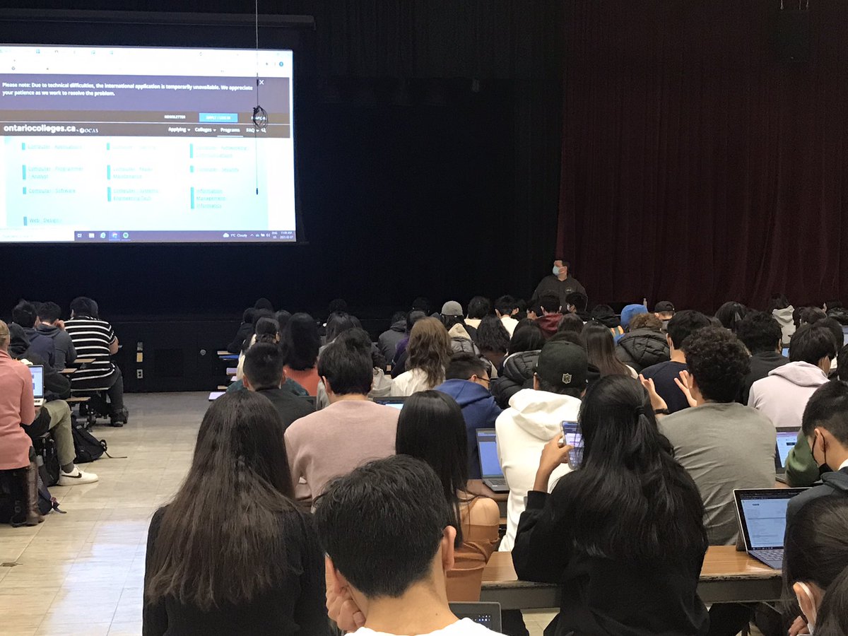 ayjacksonss's tweet photo. Course Selection Assemblies @ayjacksonss today. Students benefited from working on their 1:1 device to pick courses for next year. Thank you to our incredible Guidance team @marham99 @JamesX_Li https://t.co/k4CxAqBOek